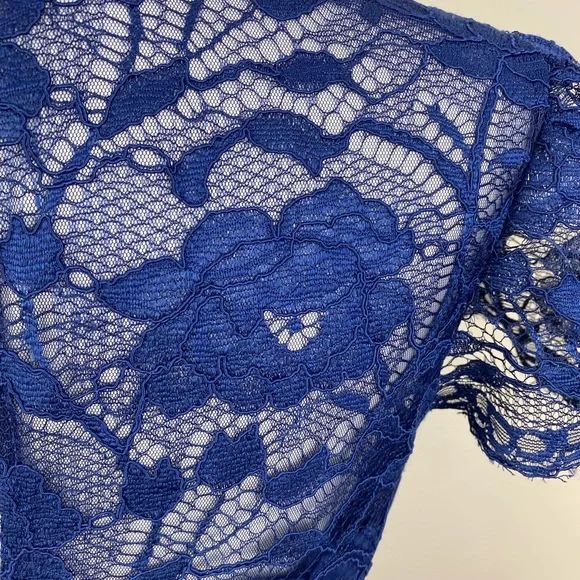 NWT’s Gal Meets Glam Women’s Eve Blue Lace Short Sleeve Ruffle Hem Dress size 8 - Picture 7 of 16